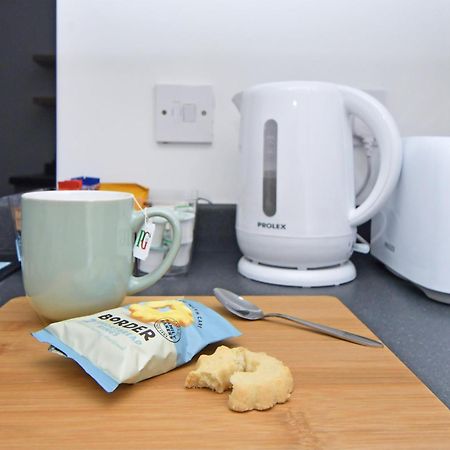 Sapphire Apartments By Yourstays - Luxury 2 Bedroom Apartments In Crewe Exteriör bild