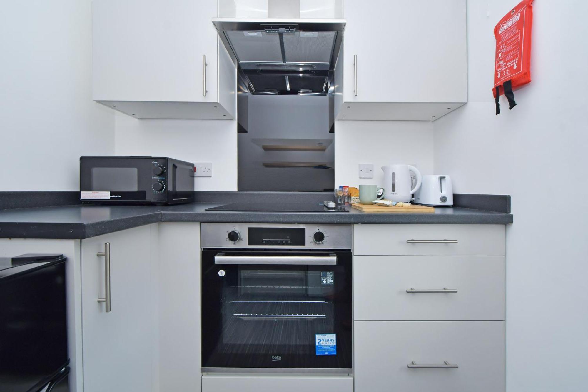 Sapphire Apartments By Yourstays - Luxury 2 Bedroom Apartments In Crewe Exteriör bild