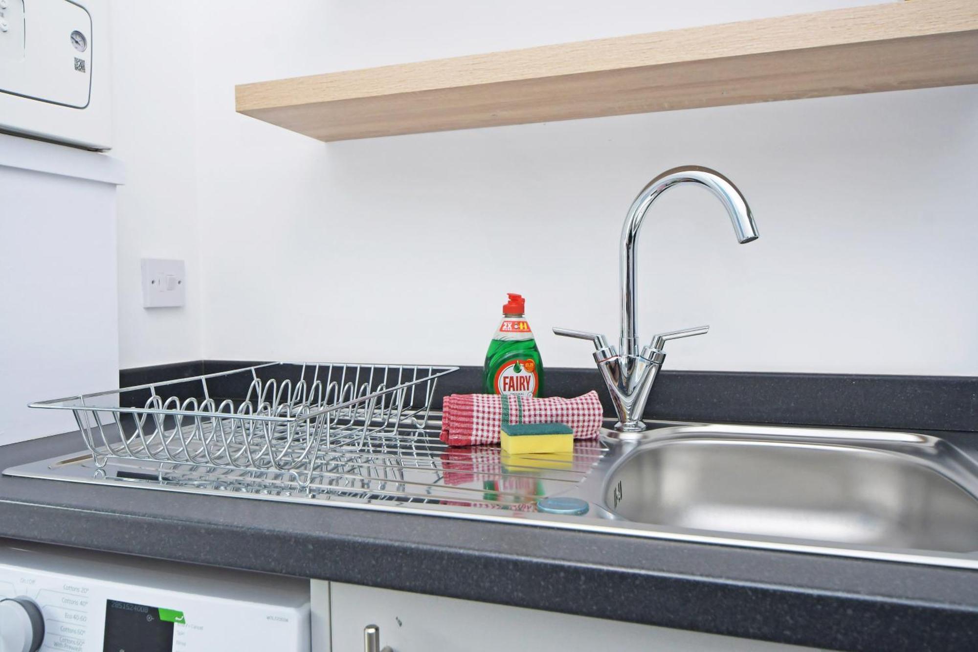 Sapphire Apartments By Yourstays - Luxury 2 Bedroom Apartments In Crewe Exteriör bild
