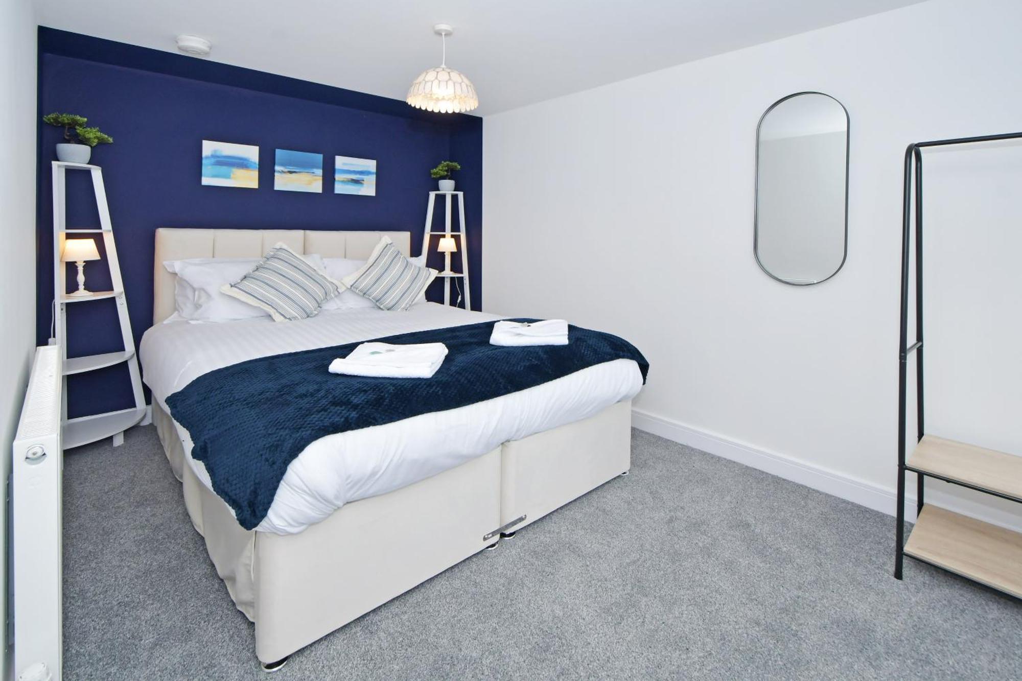 Sapphire Apartments By Yourstays - Luxury 2 Bedroom Apartments In Crewe Exteriör bild