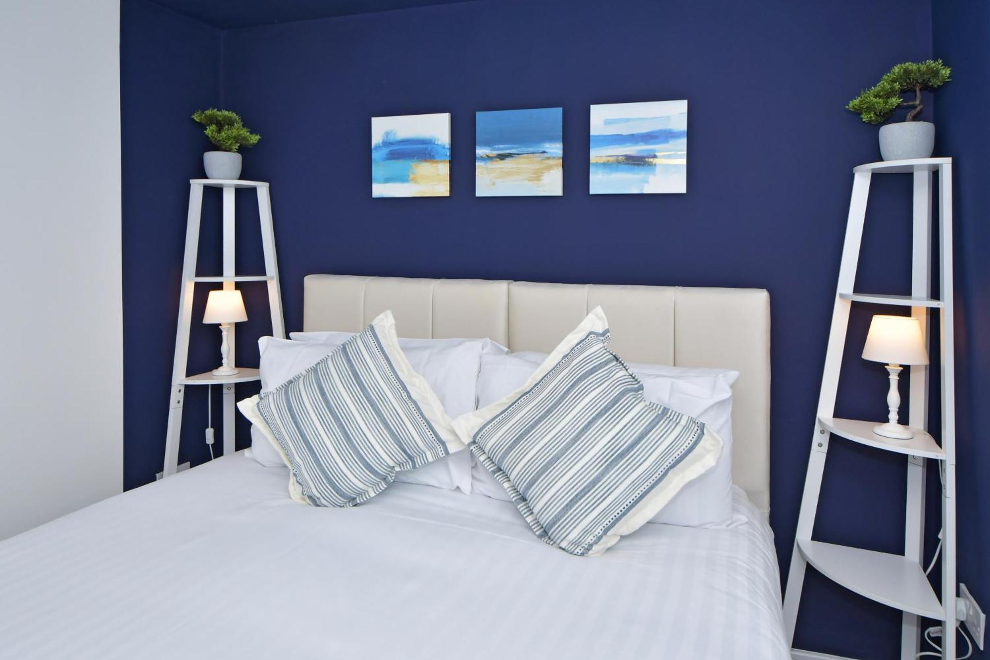 Sapphire Apartments By Yourstays - Luxury 2 Bedroom Apartments In Crewe Exteriör bild