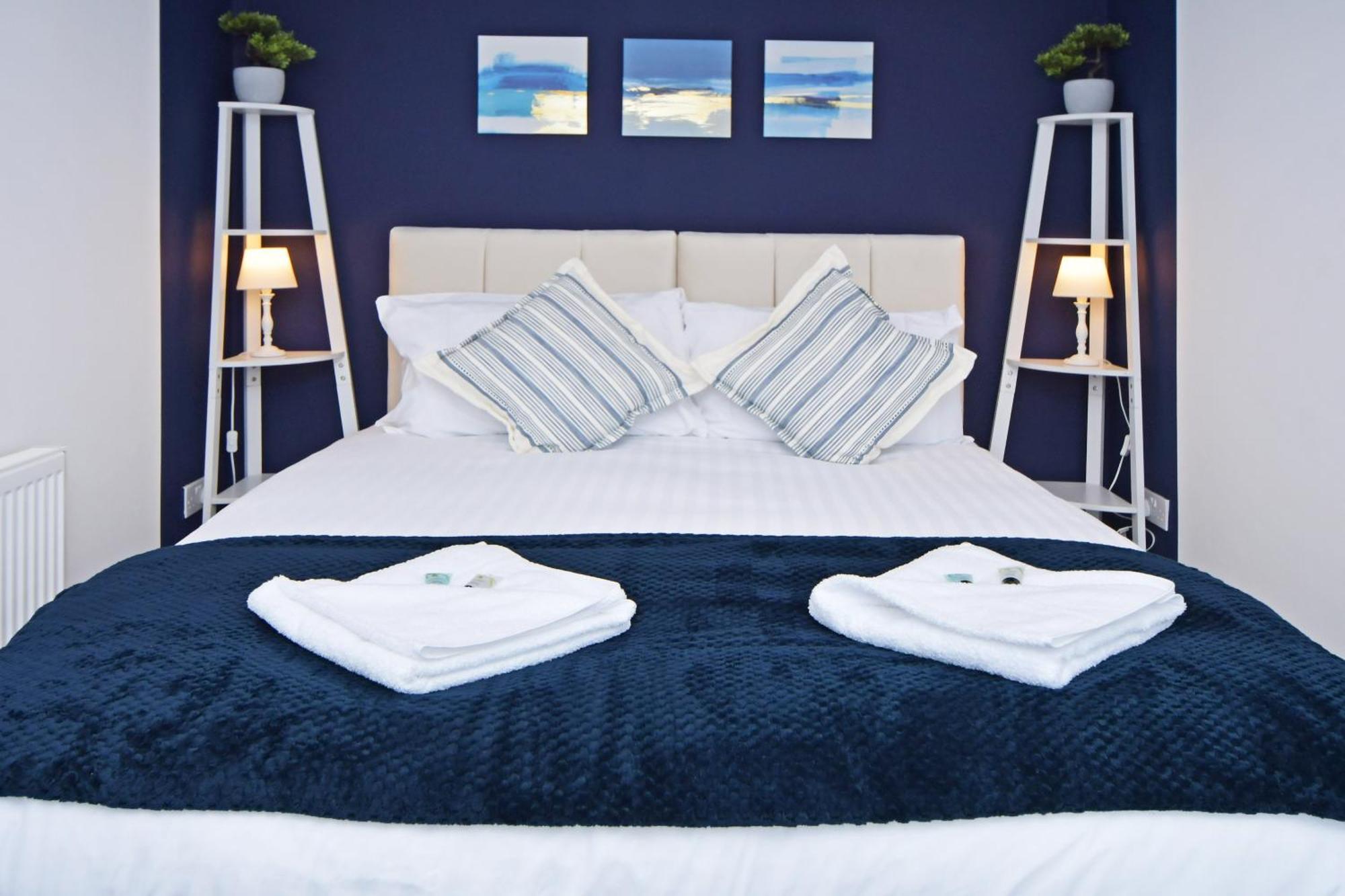 Sapphire Apartments By Yourstays - Luxury 2 Bedroom Apartments In Crewe Exteriör bild