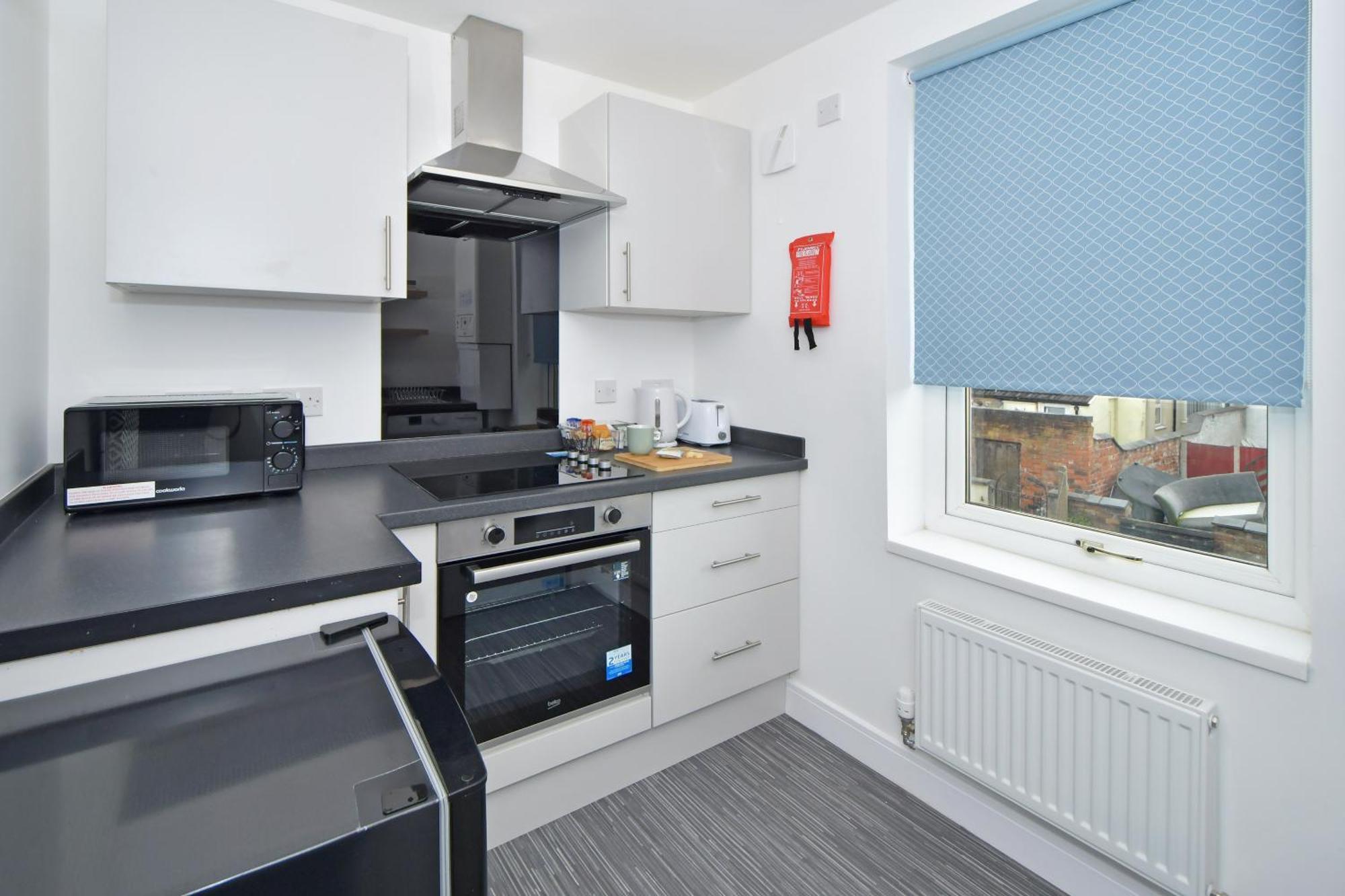 Sapphire Apartments By Yourstays - Luxury 2 Bedroom Apartments In Crewe Exteriör bild