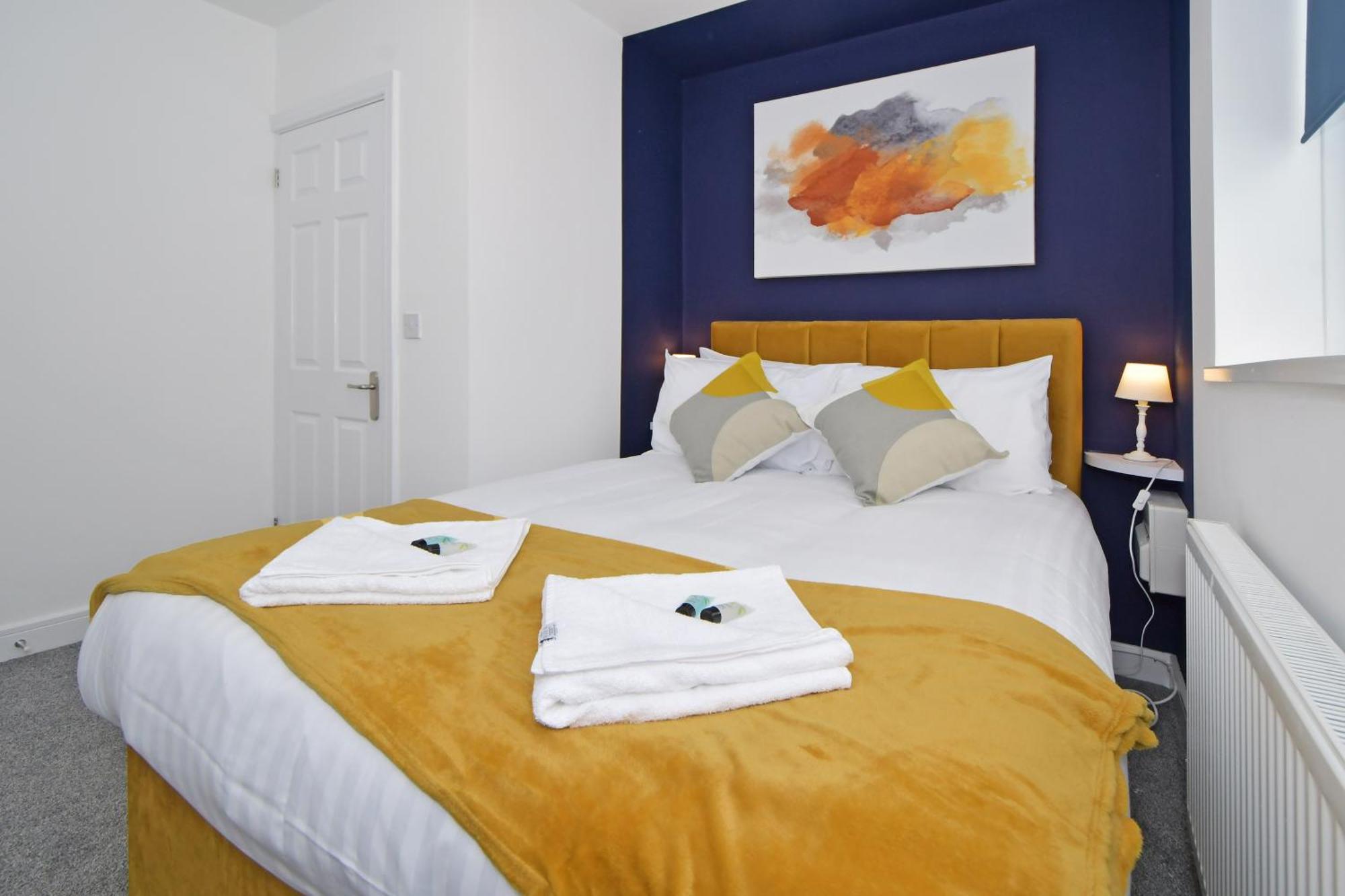 Sapphire Apartments By Yourstays - Luxury 2 Bedroom Apartments In Crewe Exteriör bild