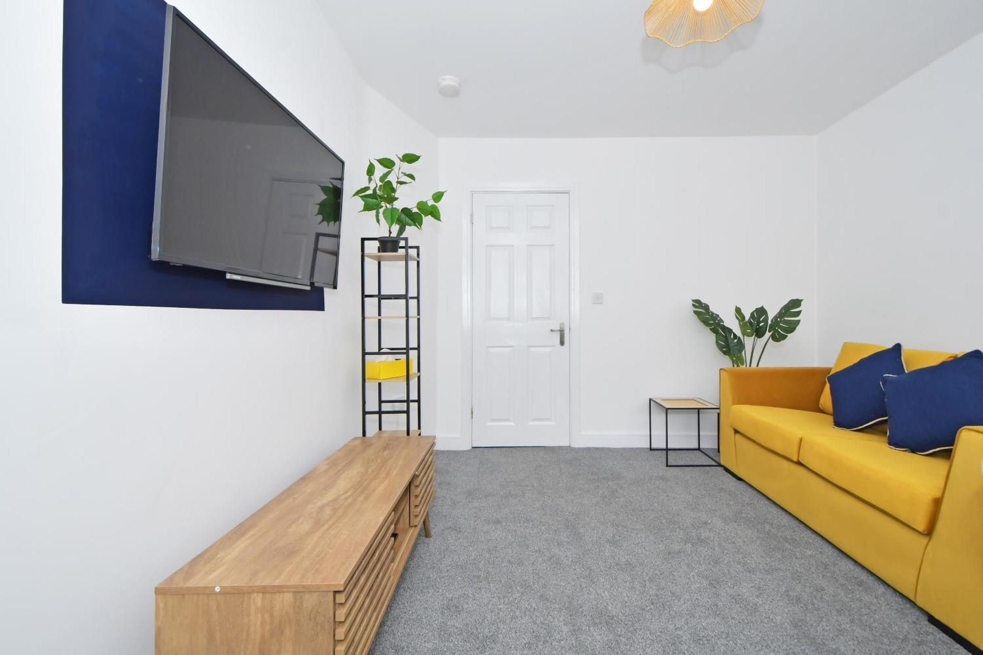 Sapphire Apartments By Yourstays - Luxury 2 Bedroom Apartments In Crewe Exteriör bild