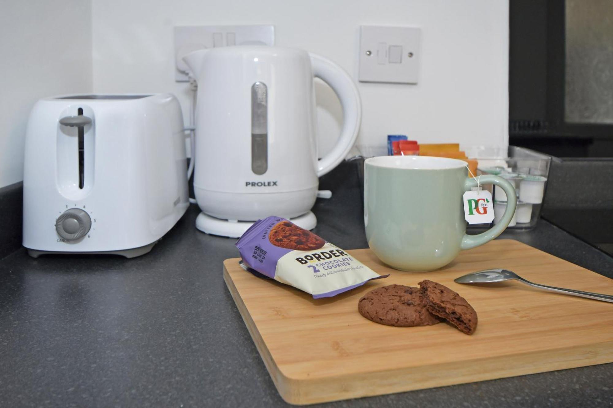 Sapphire Apartments By Yourstays - Luxury 2 Bedroom Apartments In Crewe Exteriör bild
